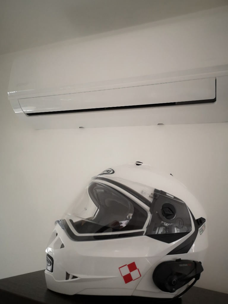 Klimatyzatory marki AUX seria J-Smart oraz Halo